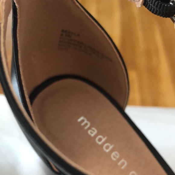 Madden Girl Beella Black Strapy block heels Sandals shoes 8.5 M party - Picture 4 of 10